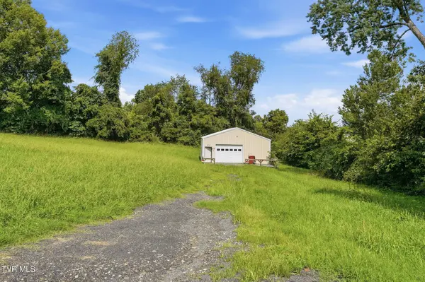 2200 Hicks RD, Johnson City, TN 37604