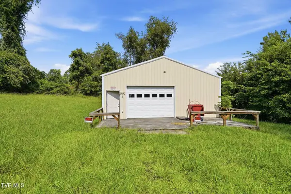 2200 Hicks RD, Johnson City, TN 37604