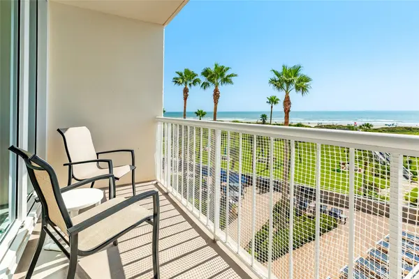 1401 E Beach DR #209, Galveston, TX 77550