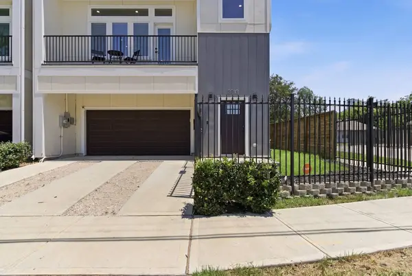 2213 Roberts ST, Houston, TX 77004