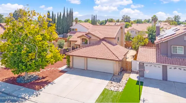 37909 Smoke Tree St, Palmdale, CA 93552-3870