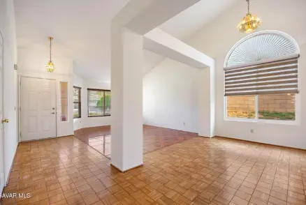 3227 Willowbrook Ave, Palmdale, CA 93551-1033