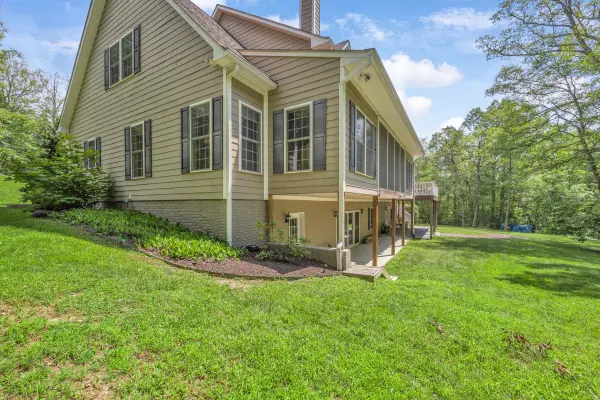 100 Nazareth Dr, Fort Valley, VA 22652-2920