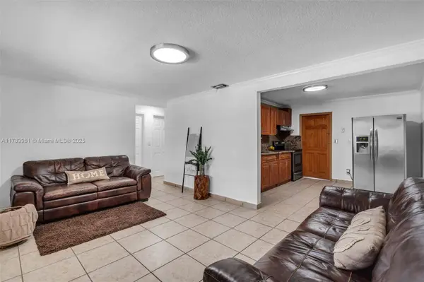 350 E 45th St, Hialeah, FL 33013