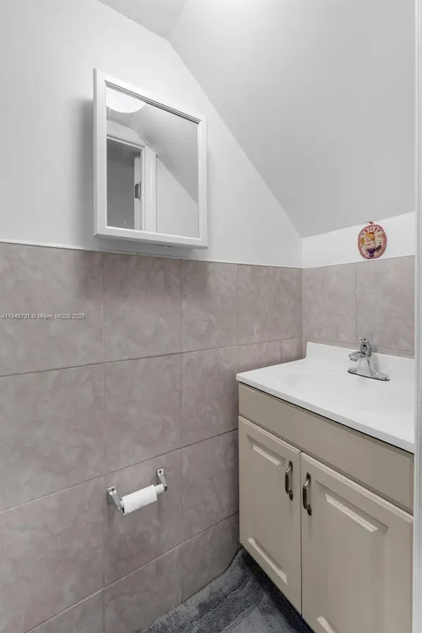 1159 W 41st Pl #34, Hialeah, FL 33012