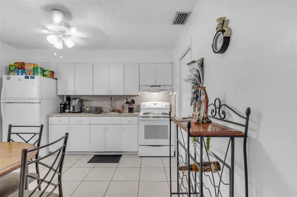 4776 E 10th Ave, Hialeah, FL 33013