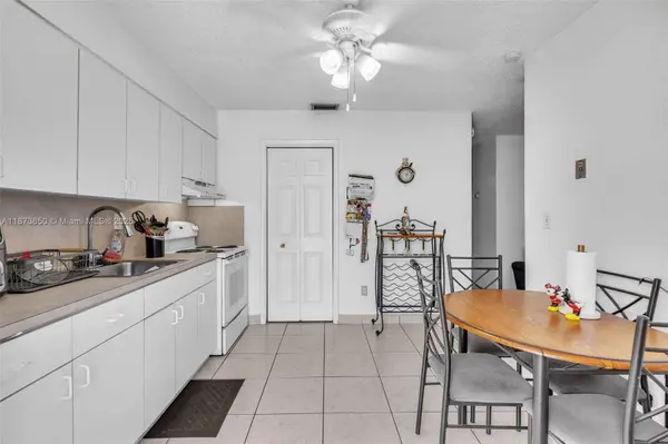 4776 E 10th Ave, Hialeah, FL 33013