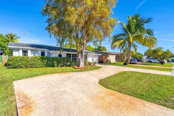 8561 Miramar Pkwy, Miramar, FL 33025