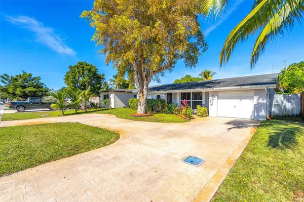 8561 Miramar Pkwy, Miramar, FL 33025