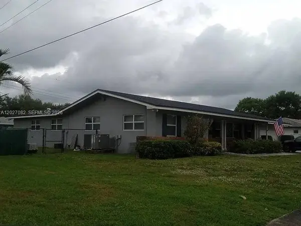 7461 NW 6th St, Plantation, FL 33317