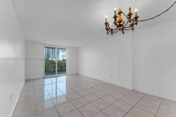 16851 NE 23rd Ave #A516, North Miami Beach, FL 33160