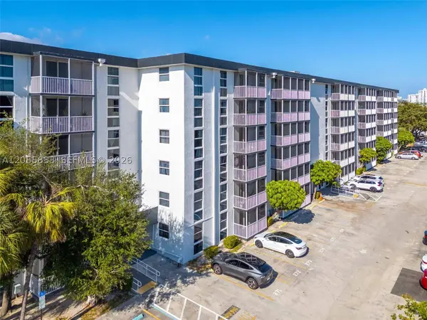 16851 NE 23rd Ave #A516, North Miami Beach, FL 33160