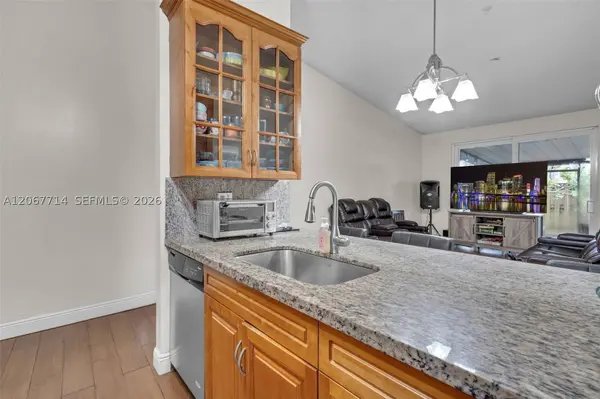 6760 NW 186th Ter, Hialeah, FL 33015