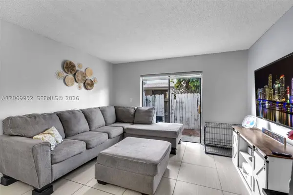 2421 W 52nd Pl #2-1, Hialeah, FL 33016