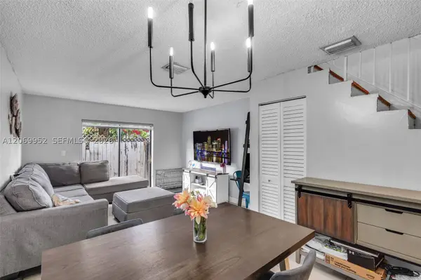 2421 W 52nd Pl #2-1, Hialeah, FL 33016