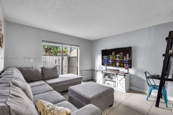 2421 W 52nd Pl #2-1, Hialeah, FL 33016