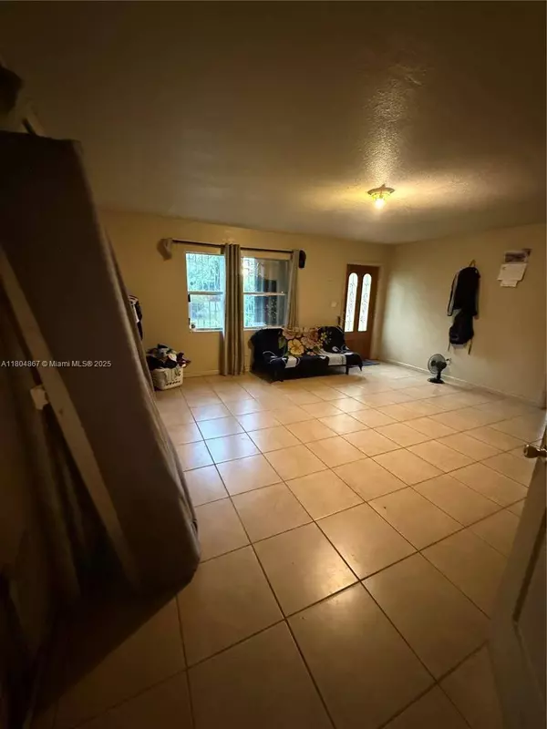 215 NW 3rd Ave, Florida City, FL 33034