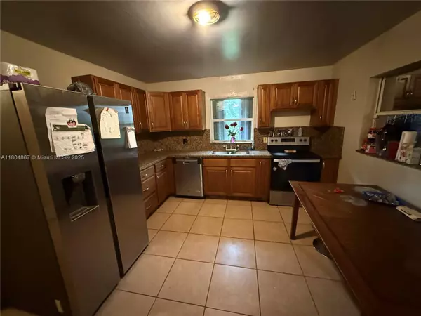 215 NW 3rd Ave, Florida City, FL 33034