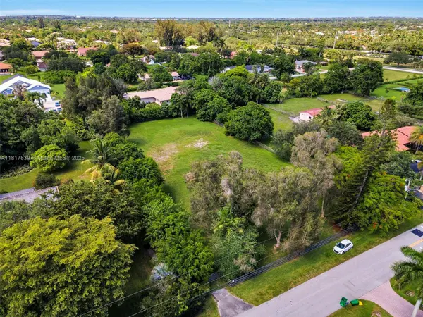 11319 NW 4th St, Plantation, FL 33325