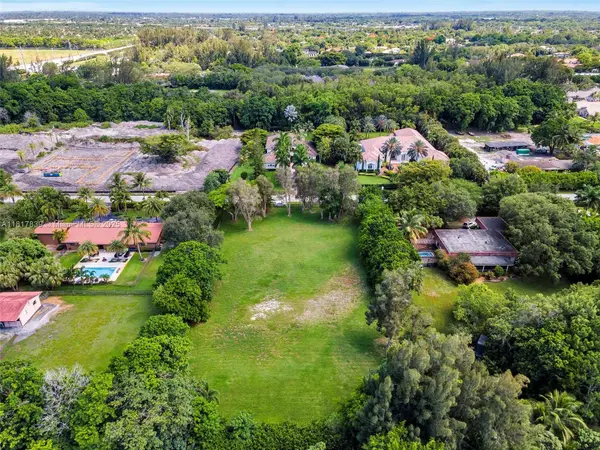 11319 NW 4th St, Plantation, FL 33325