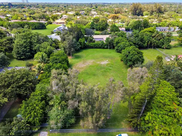 11319 NW 4th St, Plantation, FL 33325