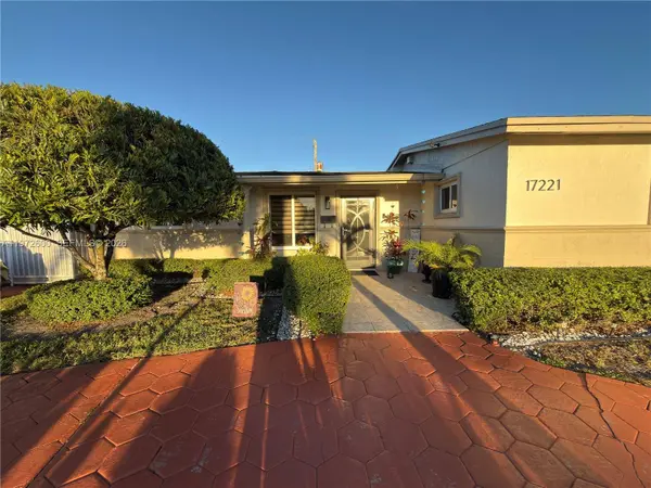 17221 NW 82nd Ave, Hialeah, FL 33015