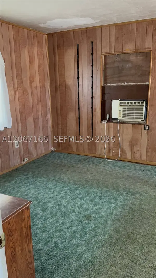 2855 NW 164th St, Miami Gardens, FL 33054