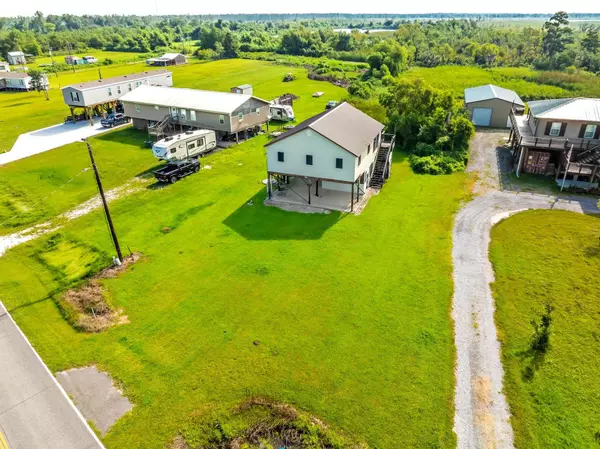 1497 Bayou Dularge Rd, Theriot, LA 70397