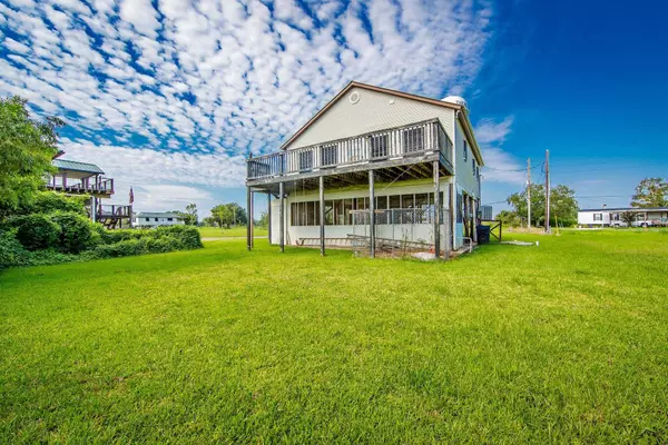 1497 Bayou Dularge Rd, Theriot, LA 70397