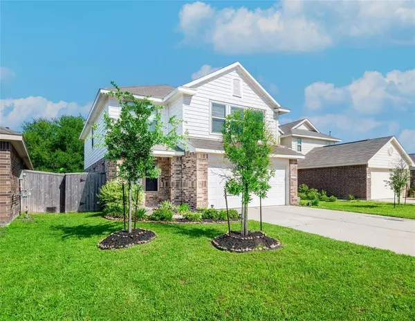 8715 Bar Harbor DR, Baytown, TX 77521