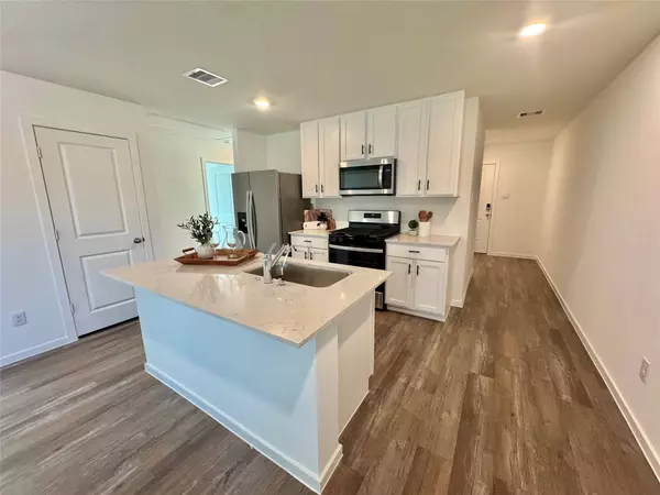 40962 Seasoaned Oak LN, Magnolia, TX 77354