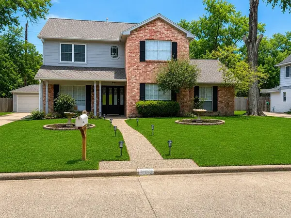 5718 Pine Arbor DR, Houston, TX 77066
