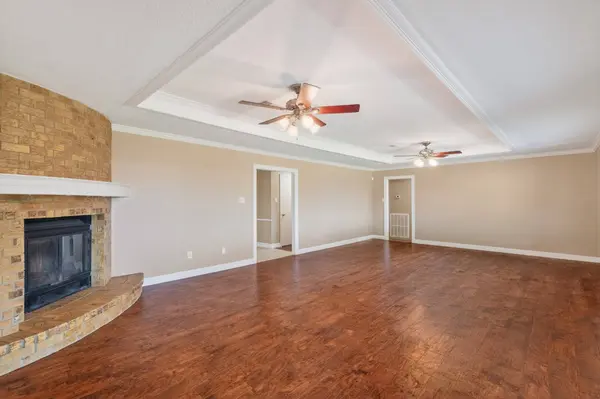 10070 Woodcreek CIR, Willis, TX 77318