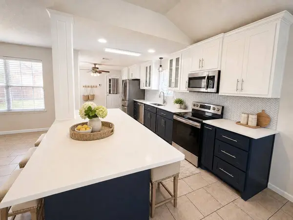 9734 Willmont RD, La Porte, TX 77571