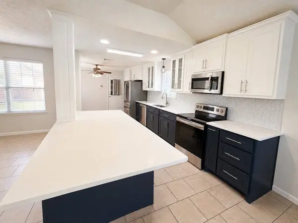 9734 Willmont RD, La Porte, TX 77571