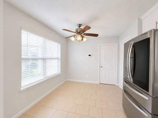 9734 Willmont RD, La Porte, TX 77571