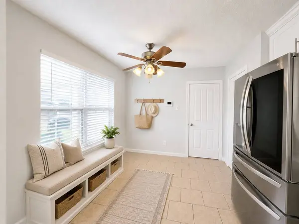 9734 Willmont RD, La Porte, TX 77571
