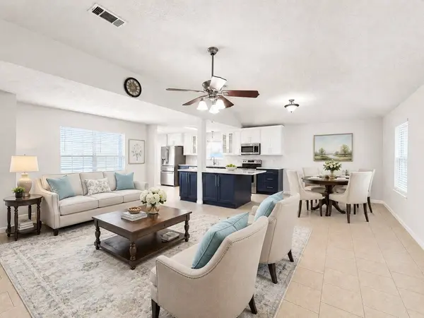 9734 Willmont RD, La Porte, TX 77571