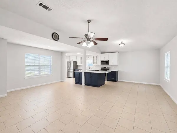 9734 Willmont RD, La Porte, TX 77571
