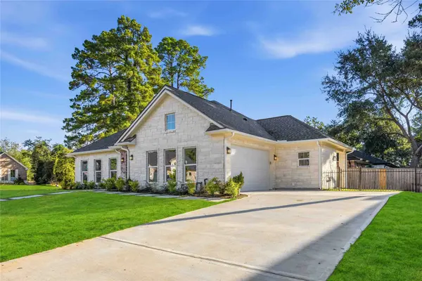 165 Wick Willow RD, Montgomery, TX 77356