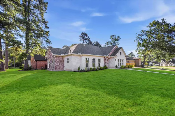 165 Wick Willow RD, Montgomery, TX 77356