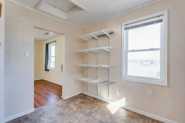 915 S Oliver, Wichita, KS 67218