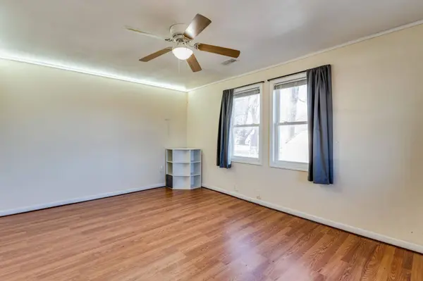 915 S Oliver, Wichita, KS 67218