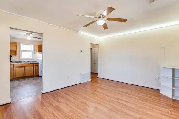 915 S Oliver, Wichita, KS 67218