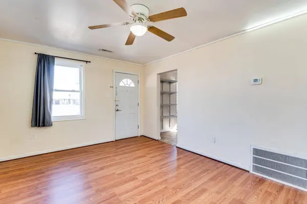 915 S Oliver, Wichita, KS 67218