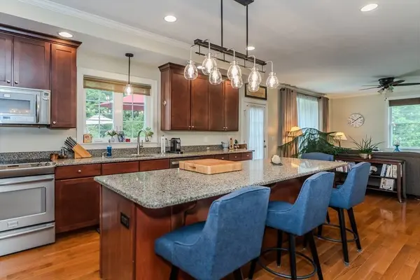 325 Stebbins St, Belchertown, MA 01007