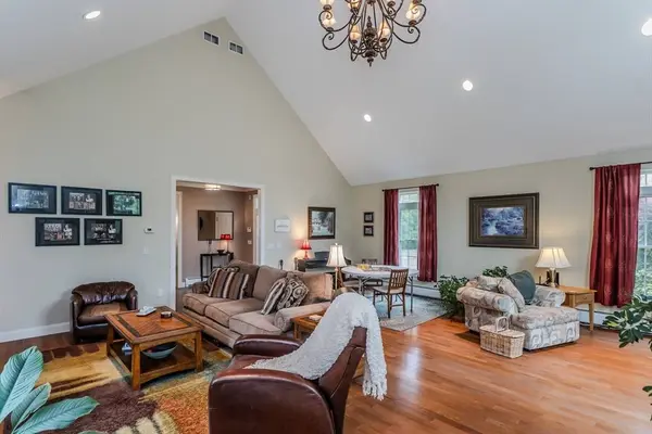 325 Stebbins St, Belchertown, MA 01007