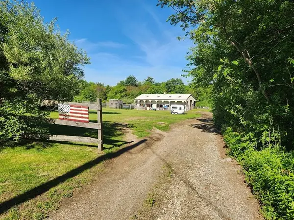 74 Sabin St, Belchertown, MA 01007