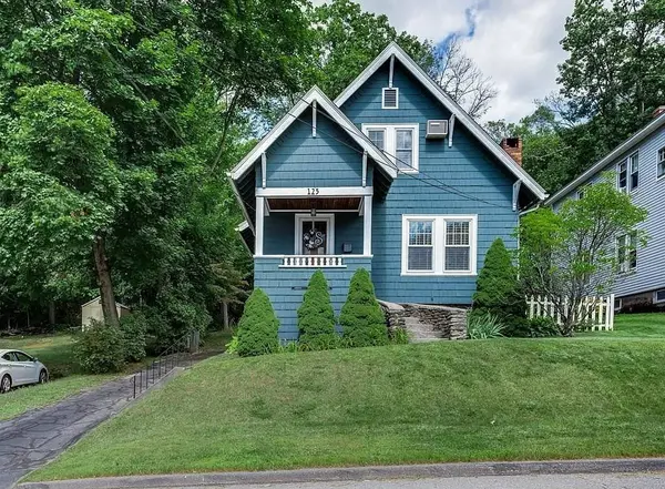 125 Malvern Rd, Worcester, MA 01610