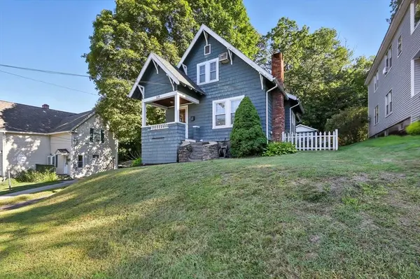 125 Malvern Rd, Worcester, MA 01610